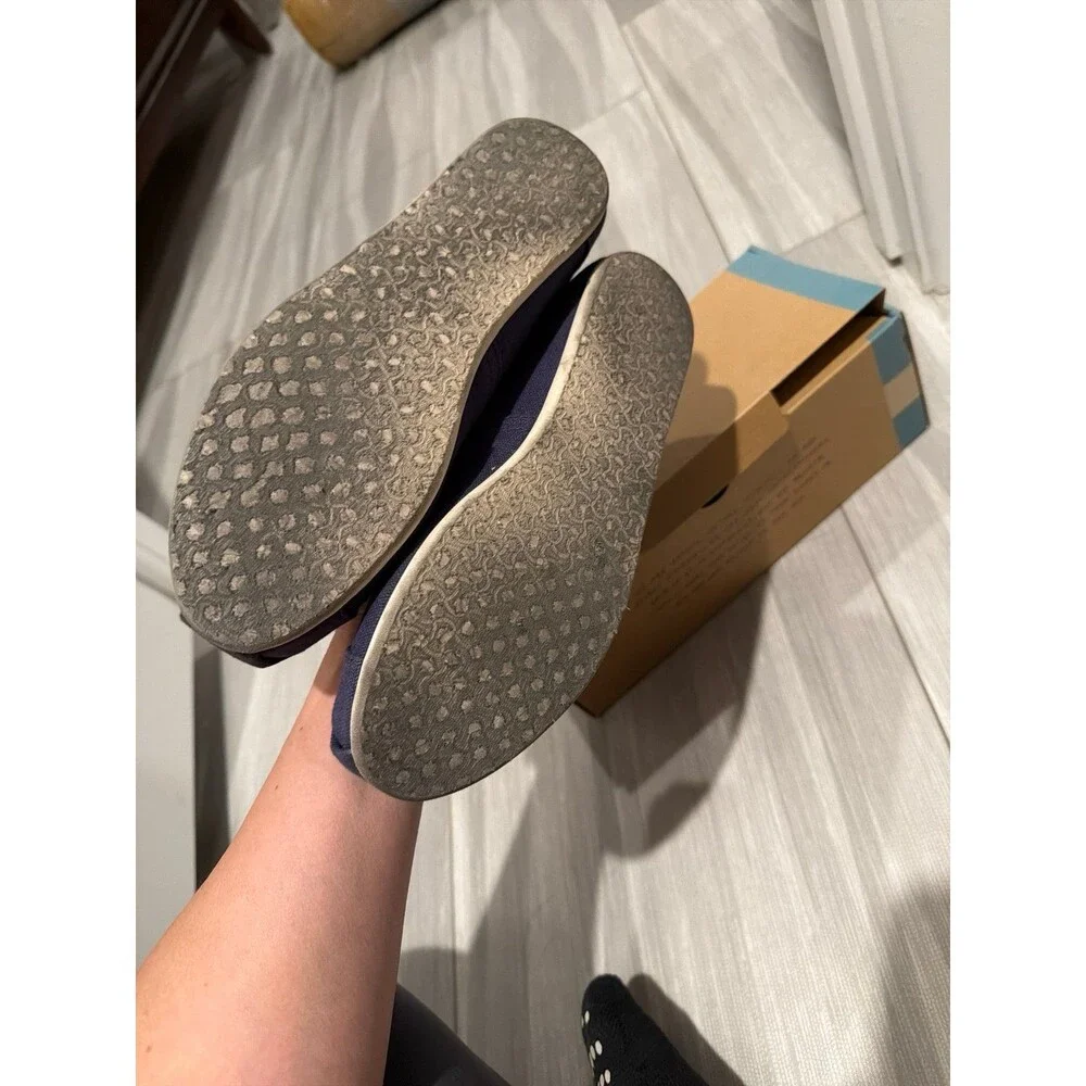 Toms - Picture 2 of 2